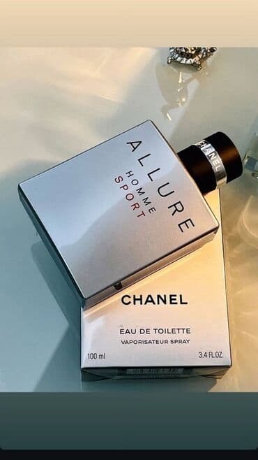 kişi ətiri narkotik: Lüks kişi ətirləri seçimi - Dior Sauvage (Eau de Toilette): Tünd mavi — 10