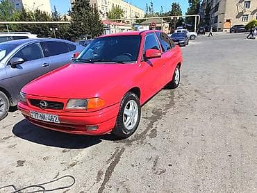opel kolpak: Opel Astra: 1.6 l | 1996 il 253555 km Sedan — 8