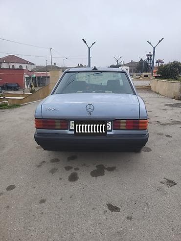 Mercedes-Benz 190 (W201): 2 l | 1992 il Sedan