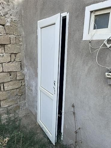 plastik qapi pencere satisi: PVC qapı və kiçik PVC pəncərə dəsti İki fortuşka iki hamam qapısı — 2