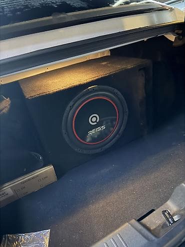 opel astra hatchback 2000: Changan Qiyuan A05: 1.5 l | 2025 il 14000 km Sedan — 5