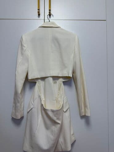 donlar 2022 instagram: Qadın geyimləri dəsti – 3 model 1) Zümrüd yaşıl atlas paltar - — 4