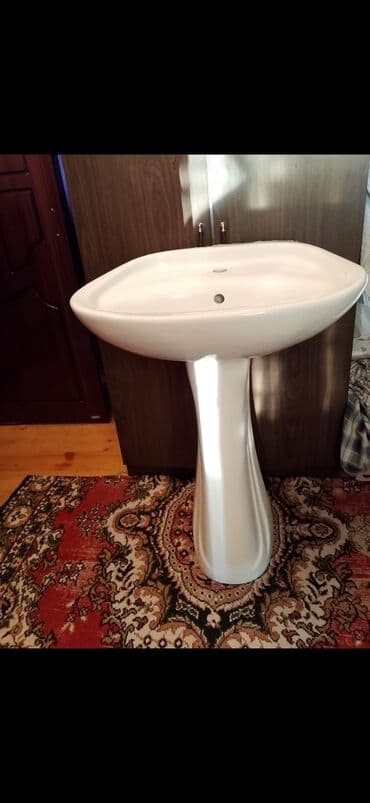 guldan satisi: Bir vaza, Keramika — 1