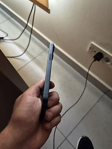 philips xenium 9@9d: IPhone 14, 128 GB, Qara, Face ID — 4