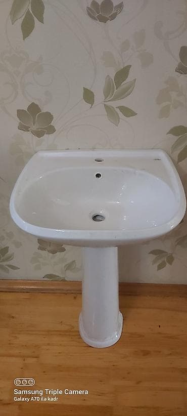 işlenmiş unitazlar: Sanitar avadanlıq dəsti - Bir ədəd döşəməyə quraşdırılan unitaz – — 8