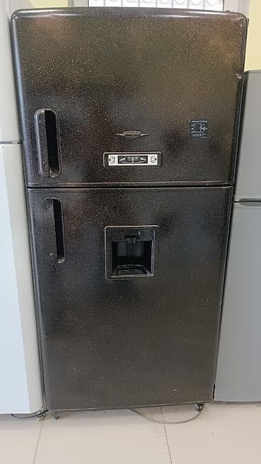 İkiqapılı soyuducu - Üst kamera – dondurucu bölmə, aşağıda əsas