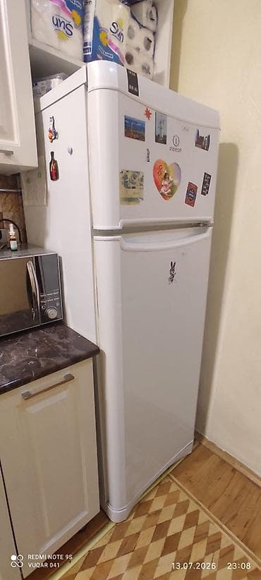 Elektronika: İki qapılı soyuducu – Indesit - Brend/model: Indesit (üstdə — 2