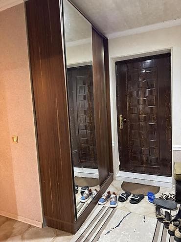 Dehlız mebeli tecili 120 AZN 2,40 uzunlugu 1,40 eni 40 sm derinliyi