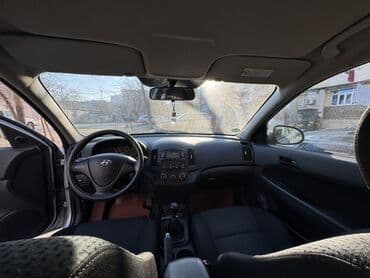 Avtomobil alışı: Hyundai i30 hatchback Xüsusiyyətlər: - Kuzov: 5 qapılı hatchback — 4