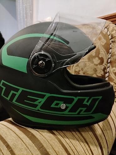 SAFE brendinin tam üzlüklü motosiklet dəbilqəsi - Rəng və dizayn: mat