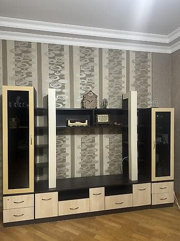 стенка ромео: Qonaq otağı üçün TV stendi və vitrindən ibarət modul divar mebeli — 1