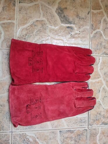 usaq ucun qizil bilerzikler: Qaynaqci əlcəyi.Svarsik əlcəyi.Yenidi qiyməti 3.50. 15 cutdu — 1