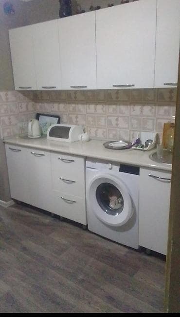 Mətbəx mebeli 250azn Uzun 3 metr. 2.70 hün. Moyka verilir. Neftçiler