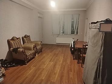 Ev 20 yanvar metrosuna 2 dq məsafədə yerləşir. Aylıq 150 m plus 20 m — 3