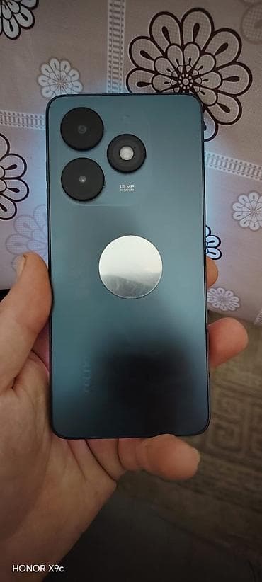 a 40 telefon: Tecno Spark 20 — 4