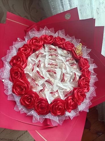 qaqa stili sekilleri: Şokoladlı buket – hədiyyə üçün zərif kompozisiya. - Tərkib: mərkəzdə — 1