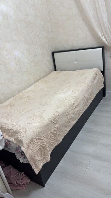 Komodlar: Təknəfərlik çarpayı, Matrassız — 1