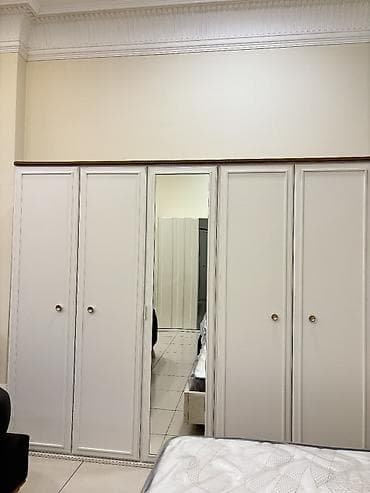 guzguleri: Yeni, 5 qapı, Güzgülü, Ağ, Digər material, Açılan, Düz dolab — 1