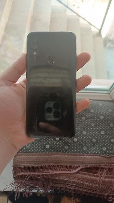 Məhsul: Smartfon (arxa barmaq izi skaneri, ikiqat arxa kamera)