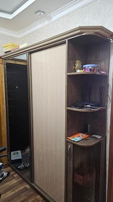 Dehliz dolabi satılır 250 azn. Ölçü 2.10 hun1.80 eni. Unvan Kohne at lalafo.az Dehliz dolabi satılır 250 azn. Ölçü 2.10 hun1.80 eni. Unvan Kohne