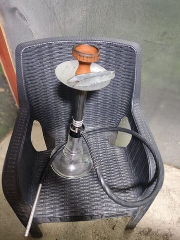 Şüşə kolba və metal şaxta ilə klassik nərgilə komplekti