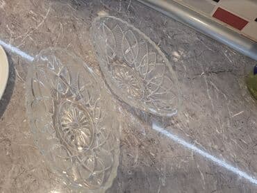 Kanfet qabı cexski xrustal.cùtù 50 manat