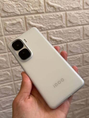 Vivo iQOO 10, 256 GB, rəng - Ağ, Barmaq izi lalafo.az -da Vivo iQOO 10, 256 GB, rəng - Ağ, Barmaq izi