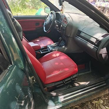 diffuser satisi: BMW 3 Series E36 sedan - Gövdə: tünd yaşıl, 4 qapı - Ön hissə — 4