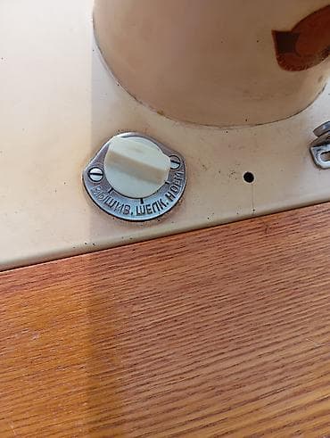 maşın ücün manitor: Tikiş maşını – stol və şkaflı model - Korpus: metal gövdə, mexaniki — 2