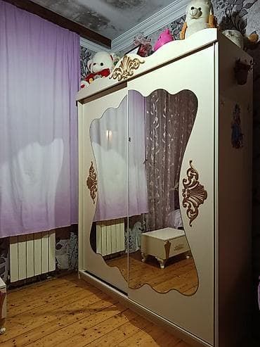 ucuz vitrin: Klassik üslubda uşaq/yeniyetmə otağı dəsti Tərkib: - Geniş kupe dolab — 2