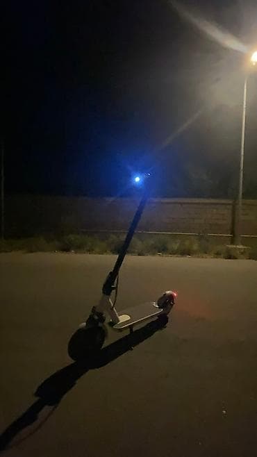 Giroskuterlər: 25km məsafəsi surəti 30 hərbirşeyi qaydasında əlavə ışığ siqinal — 2