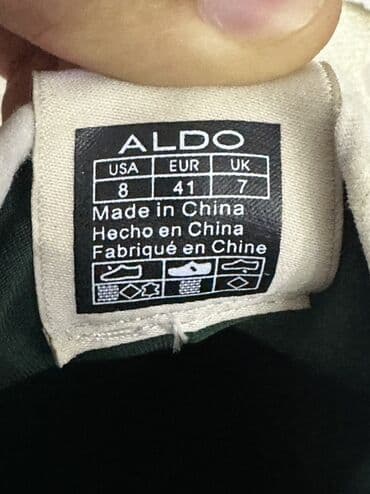 дождевик купить в баку: Təcili satılır! Aldo - senaker . Yenidir, istifadə olunmayıb. Ölçü — 4