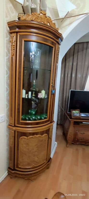 şuşəli şkaf: Açılan, 1 qapı Künc dolab, Bufet — 1