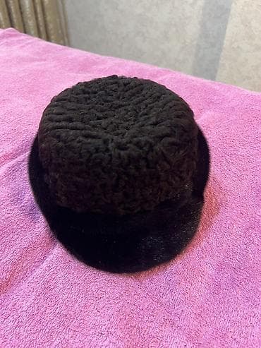 Baş geyimləri: Karakul (astraxan) papaq – klassik dairəvi model - Rəng: qara - Üst — 4