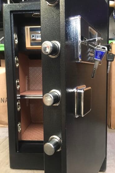 сейф бу бишкек: ⚡️Hündürlük 80 ⚡️Eni 48 ⚡️Dərinlik 40 ⚡️Seyf iki açarilə və kodilə — 3