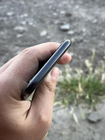 m m mobilya: IPhone SE 2020, 64 GB, Qara, Barmaq izi — 5