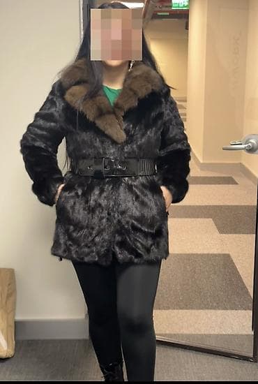 kurkalar: Qadınlar üçün dəbli qısa norka kürk paltar - Rəng: qara (korpus) — 4