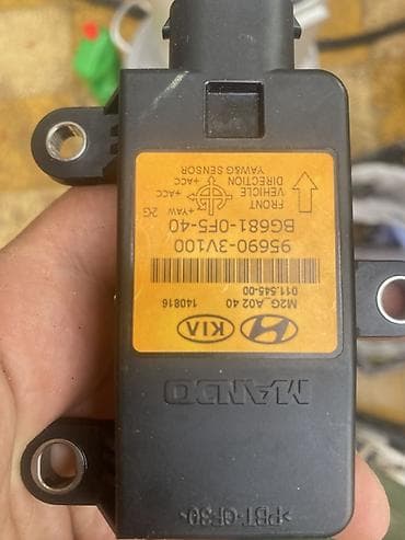 hyundai i10: Mando ön/yön sürüş istiqaməti və sürətlənmə sensoru (Vehicle Direction — 2