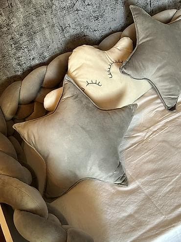 paltar şkafı: Oğlan və qız üçün, İşlənmiş, Dördbucaq, Beşik, Dəst ilə, Matrassız, Yellənmə mexanizmsiz — 2