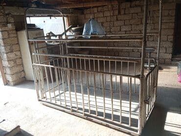 Metal heyvan qəfəsi / tövlə bölməsi - Material: qalın polad