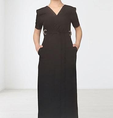 dırnaq tutan: Qara maxi kombinezon-paltar - Model: V kəsimli, qısaqollu, ön hissəsi — 2