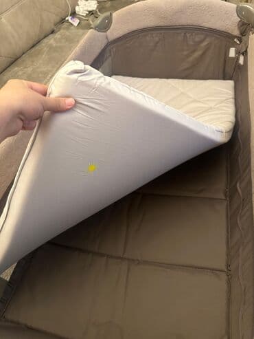 oglan ucun hediyeler: Oğlan və qız üçün, İşlənmiş, Dördbucaq, Beşik, Dəst ilə, Matras ilə, Yellənmə mexanizm ilə — 5