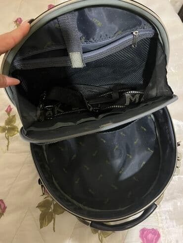 wolt cantası: Kosmetika və fərdi əşyaların saxlanması üçün nəzərdə tutulmuş qara — 2