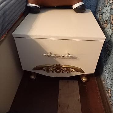 ag qapi: Klassik üslubda yataq otağı dəsti - Şkaf: İki sürgülü qapı, bir qapı — 4