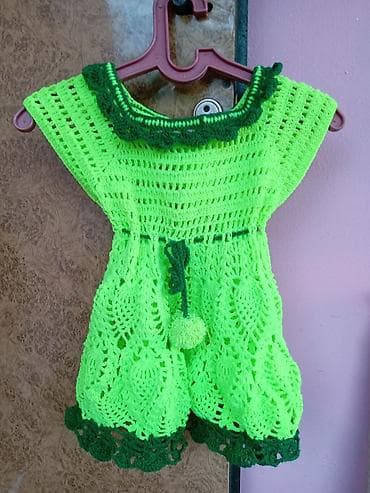 Bayram kostyumları: Əllə toxunmuş körpə/qız uşağı üçün yaylıq paltar. - Rəng: parlaq — 1