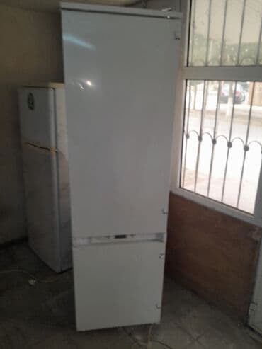 Сушилки для фруктов и овощей: Б/у 2 двери Hotpoint Ariston Холодильник Продажа, цвет - Белый, С колесиками — 1