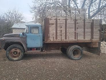 islenmis teker satiram: ZIL yük maşını, taxta bortlu və hündür üst karkaslı platforma ilə — 2