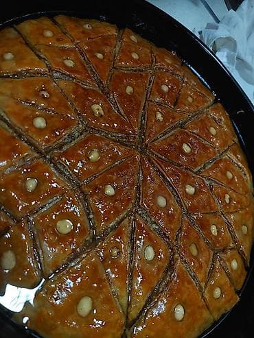 ev şirniyyatları: Şərbətli, qozlu Bakı paxlavası DİLİMLƏR İSTƏNİLƏN QAYDADA — 1