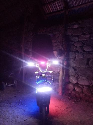 r line volkswagen: Elektrik skuter – LED işıqlı, səbətli Xüsusiyyətlər: - Elektrik — 2