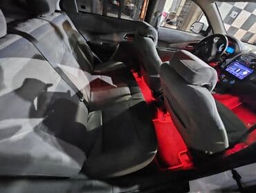 дом на колёсах: Chevrolet Cobalt sedan – ağ rəng, 4 qapı, geniş salon və iri baqaj — 3